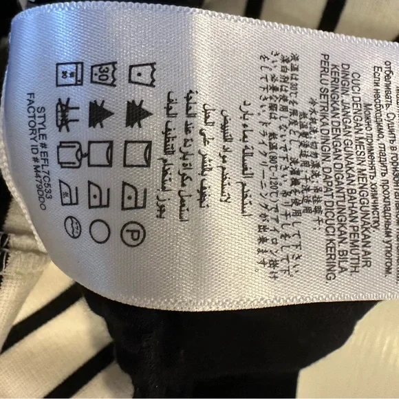 BCBGMaxAzria shorts size medium - Picture 6 of 9